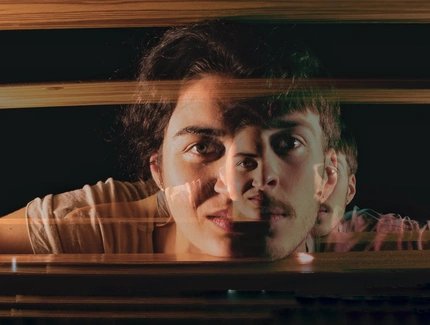 BETWEEN SPACES – BETWEEN FACES