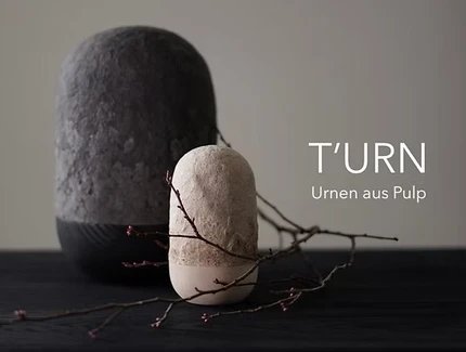 VISUAL Eine Urne aus Papier. Gefertigt aus Erinnerungen. Für eine Beisetzung oder für eine private Präsentation.