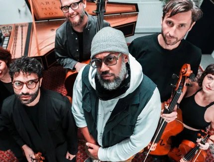 Samy Deluxe & Mikis Takeover! Ensemble