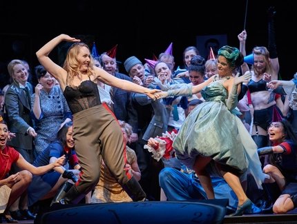 Angela Brower als Prinz Orlofsky, Meechot Marrero als Adele