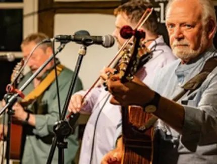 Live from Edinburgh: „North Sea Gas“ Scottish Folk Entertainers