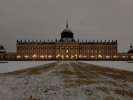 Außenansicht vom Neuen Palais im Winter
