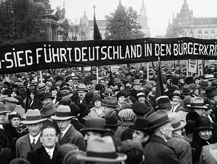 VISUAL Sonderausstellung "... dieser Feind steht rechts!"