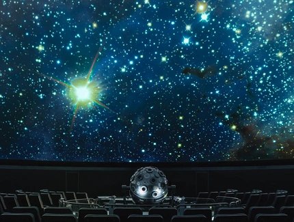 Sternenhimmel im Planetariumssaal des Zeiss-Großplanetariums.