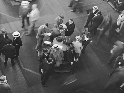 Veranstaltungen in Berlin: Ein Berliner Koffer - Friedliche Zeiten in militanter Umgebung