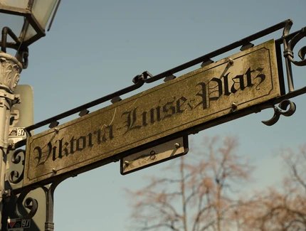 Straßenschild Viktoria-Luise-Platz