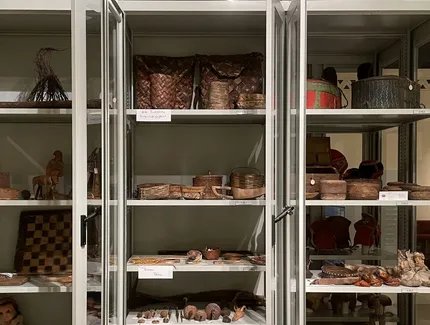 Áimmuin – ein neuer, temporärer Raum für die sámische Sammlung am MEK