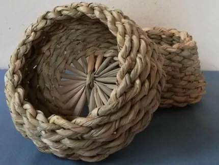 Handgemachtes Körchen aus gezwirnter Binse