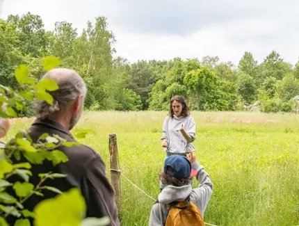 Momentaufnahme einer Führung durch das Museumsdorf Düppel
