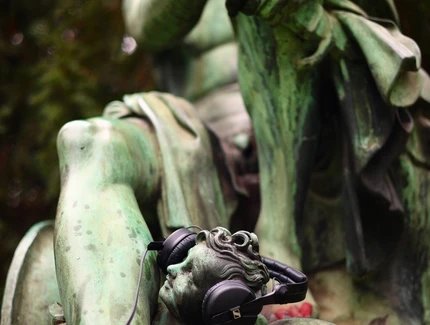 Denkmal streicheln – Denkmal hören