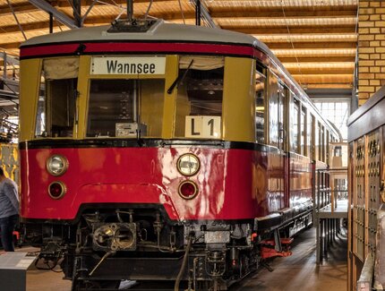 Der S-Bahnwagen 276 in der Dauerausstellung des Deutschen Technikmuseums