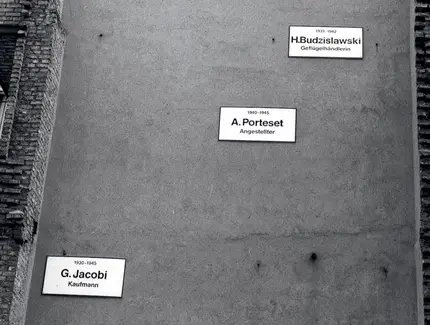 Christian Boltanski, The Missing House, Detail, 1990