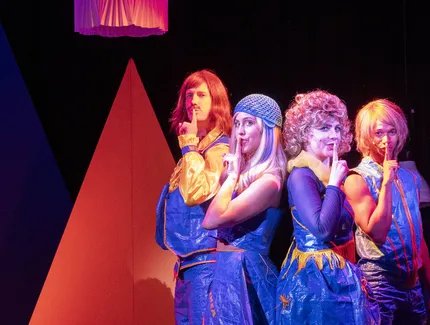 Veranstaltungen in Berlin: ABBA-Waterloo im Bällebad