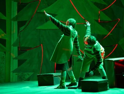 Stephanie Lauricella als Hänsel, Kim-Lillian Strebel als Gretel