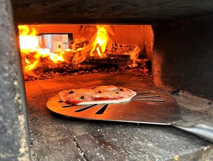 Der Backwagen des Vereins „Bündnis Feuer & Flamme“ im Museumspark des Deutschen Technikmuseums.