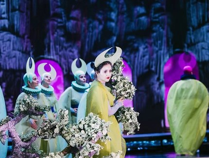 u. a. Mané Galoyan als Suor Angelica
