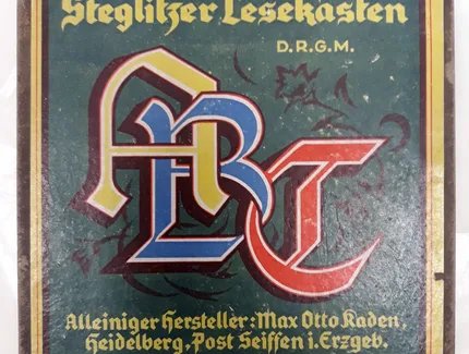 Foto vom Steglitzer Lesekasten, unserem Objekt des Monats.
