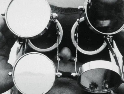 Bild: Lygia Clark, Óculos, 1966, © Cultural Association “The World of Lygia Clark” / photo: Eduardo Clark, 1973