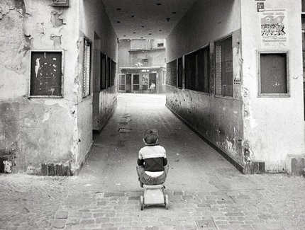 Einfahrt zu einem Berliner Hof in der Kottbusser Straße, Kreuzberg, ca. 1975-77