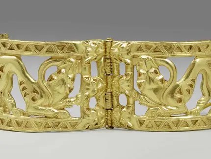 Armband aus Gold, zeigt zwei Raubkatzen, Afghanistan oder Tadschikistan