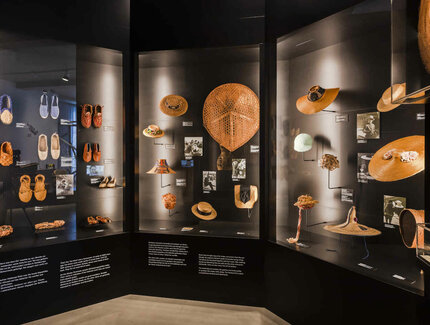 „ALL HANDS ON: Flechten“ im Museum Europäischer Kulturen, Ausstellungsansicht