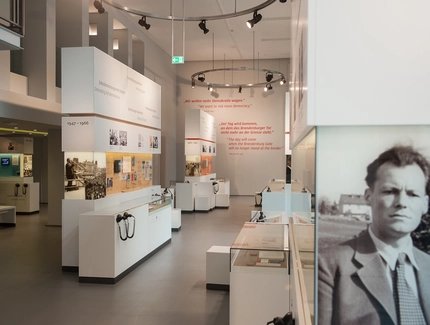 Blick in die Ausstellung Willy Brandt