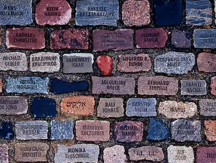 Tom Fecht, Mémoire nomade - Offenes Quadrat I, 1996-2017, 2017 Schenkung des Künstlers und der Deutschen AIDS-Stiftung, Bonn