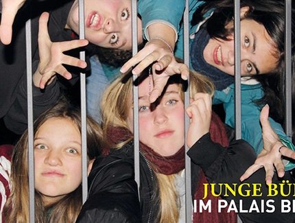 Veranstaltungen in Berlin: DIE GESCHICHTE EINES TRÜMMERHAUFENS (PREMIERE | JUNGE BÜHNE IM PALAIS)