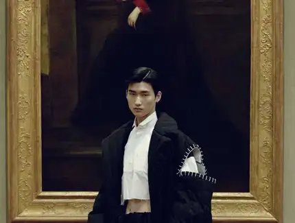 „Gallery Looks. Modeinszenierungen in der Gemäldegalerie“: Fotoshooting anlässlich des BERLINER SALONS in der Gemäldegalerie 2025, Entwurf Alexander Gigl, mit Gemälde von Anton van Dyck