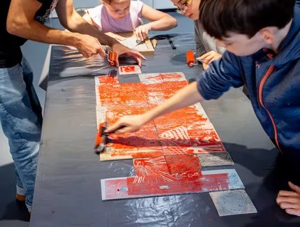 Linolschnitt-Workshop für Kinder