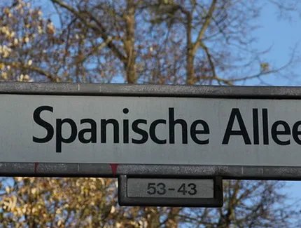 Straßenschild Spanische Allee