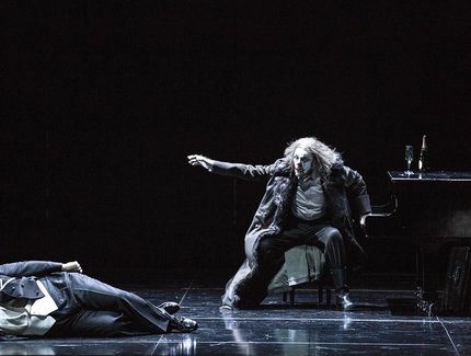 Jürgen Linn als Alberich, Clay Hilley als Siegfried