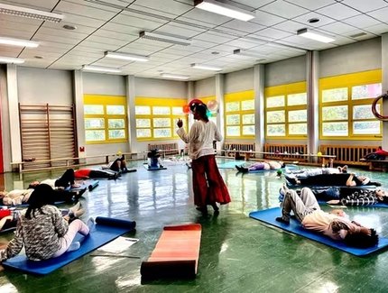 Tanztherapie-Workshops für Afro- und BIPoC-Communities: Gemeinsam Wachsen – Stark und Stabil