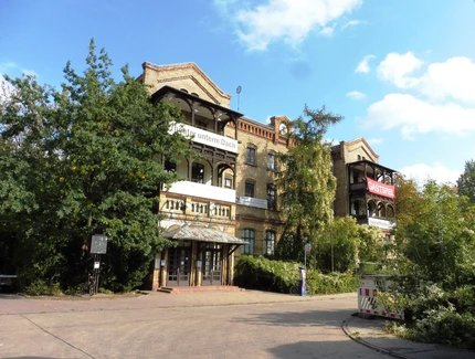 Theater unterm Dach, Außenansicht