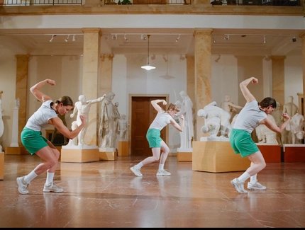 Performance TAKING SPACE IS A FEMINIST ACT