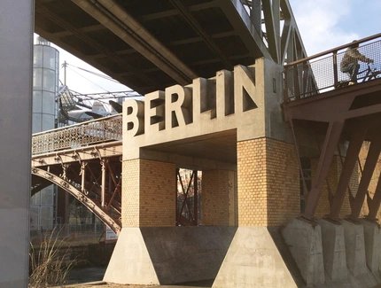 Berlin-Brücke am Halleschen Ufer