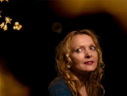 "Und kerzenhelle wird die Nacht" - Cora Chilkott