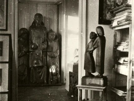 Lagerung beschlagnahmter Kunstwerke in den Schlossräumen, ca. 1938-1941.