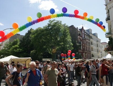 Das Lesbisch-schwule Stadtfest, Eisenacher Ecke Fuggerstraße mit Ballons
