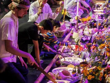 Schließung der Ofrenda / Día de Muertos im Humboldt Forum