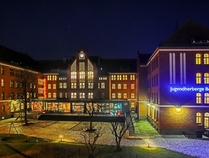 Hofseite 2
