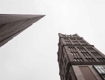 Fassadendetail des Borsigturm in Berlin Tegel
