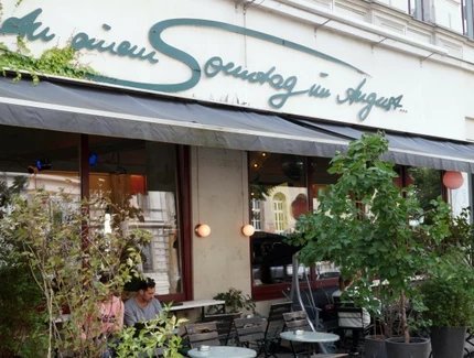 Café 'An einem Sonntag im August'