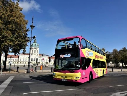City Circle Bus Tour Hop on Hop off Schloss Charlottenburg 