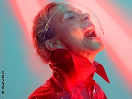 DI VI SI ON - die Vision im Renaissance Theater Berlin
