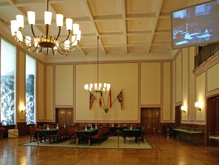 Hall with chandelier at Deutsch-Rusissches Museum