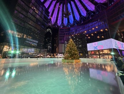 Eisbahn am Potsdamer Platz - Schlittschuhlaufen