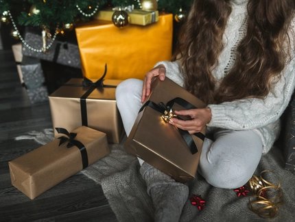 Geschenke ein- und asupacken