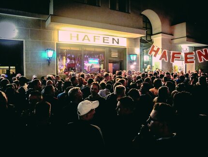 HAFEN Bar: Vida nocturna y cultura de club en Berlín Schöneberg