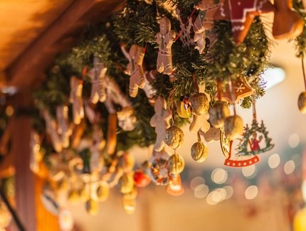 Weihnachtsdekoration mit Lebkuchen